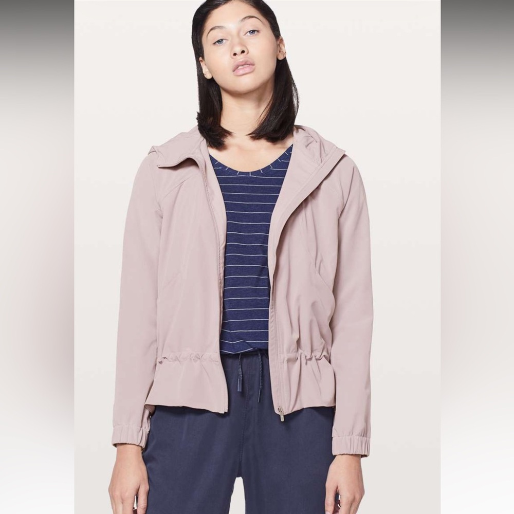 Lululemon Pack it Up jacket in Smokey blush. Worn once!